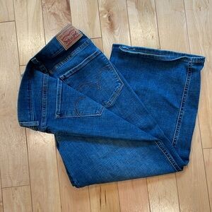 Levi’s regular wash classic wide leg crop red tag jeans
